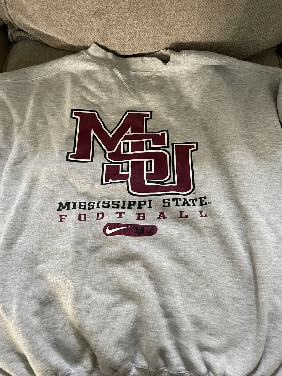 haines_matt's tweet photo. I always knew if I held onto this shirt for 25 years that what was once old would be in vogue again. #HailState #InterlockingMSU https://t.co/mdruwDSrSU