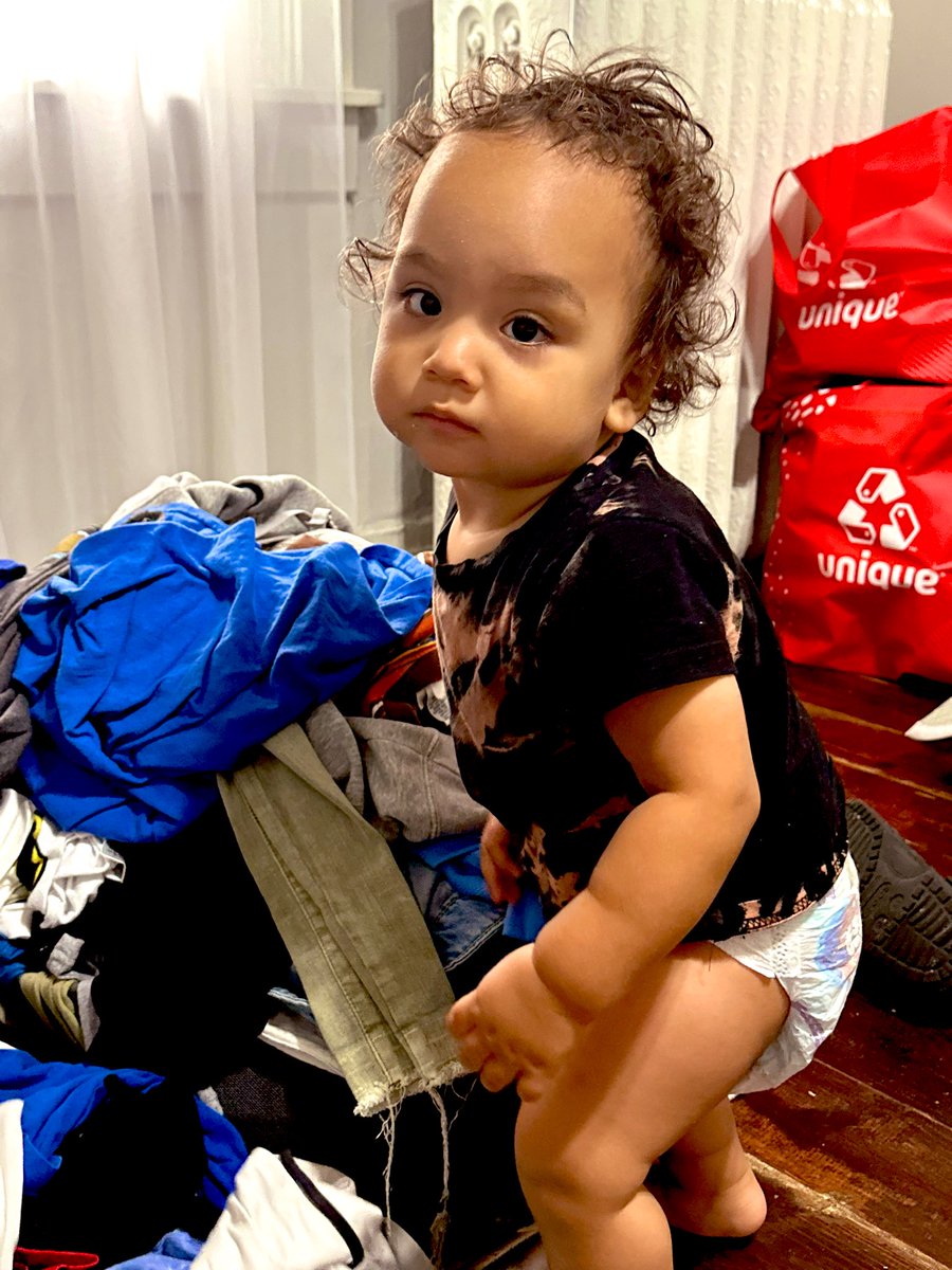 SueHappy3's tweet photo. Malakias- “ma, this Ain’t even my laundry! 😒”
Mom- do what you are told!
Malakias- I’m calling Granma’ 😒😒
#chunky #chores #parentssuck https://t.co/PVJRth73HW