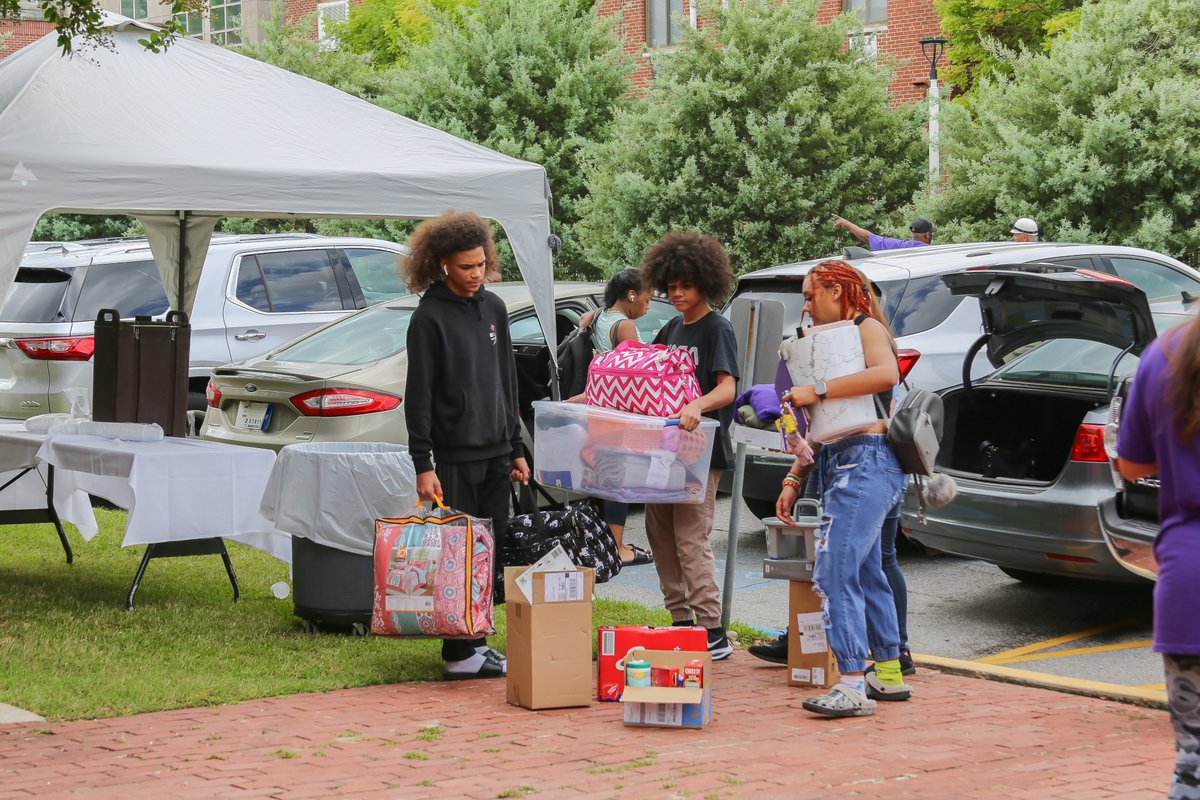 We're one week away from move-in day, Koalas! Are you ready for the Fall Semester?

Look out for the Welcome Weekend events starting next weekend! 🎉  #CCofSC🐨