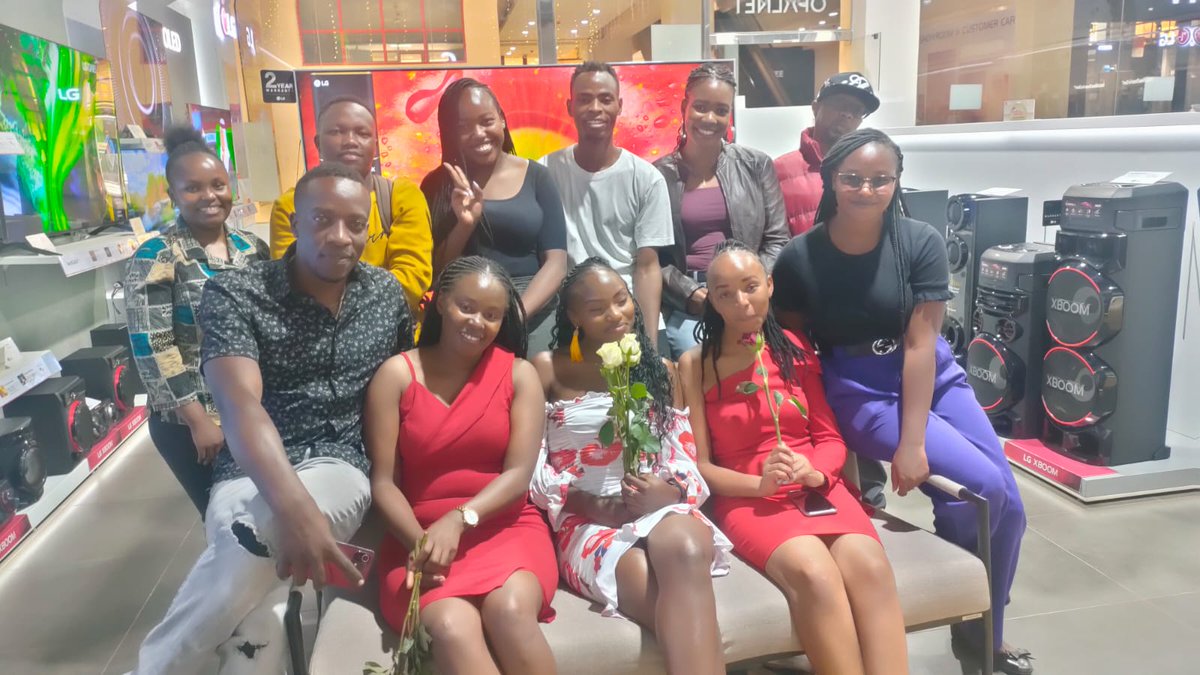 NSylvias's tweet photo. To our Biggest motivator, strategist and a man full of humour. You taught us to be united as a team, a lesson we will embrace. Go well Robba you are a Hero 

#RememberingRobert #LG100ForRobba https://t.co/Q1snwMTNCC