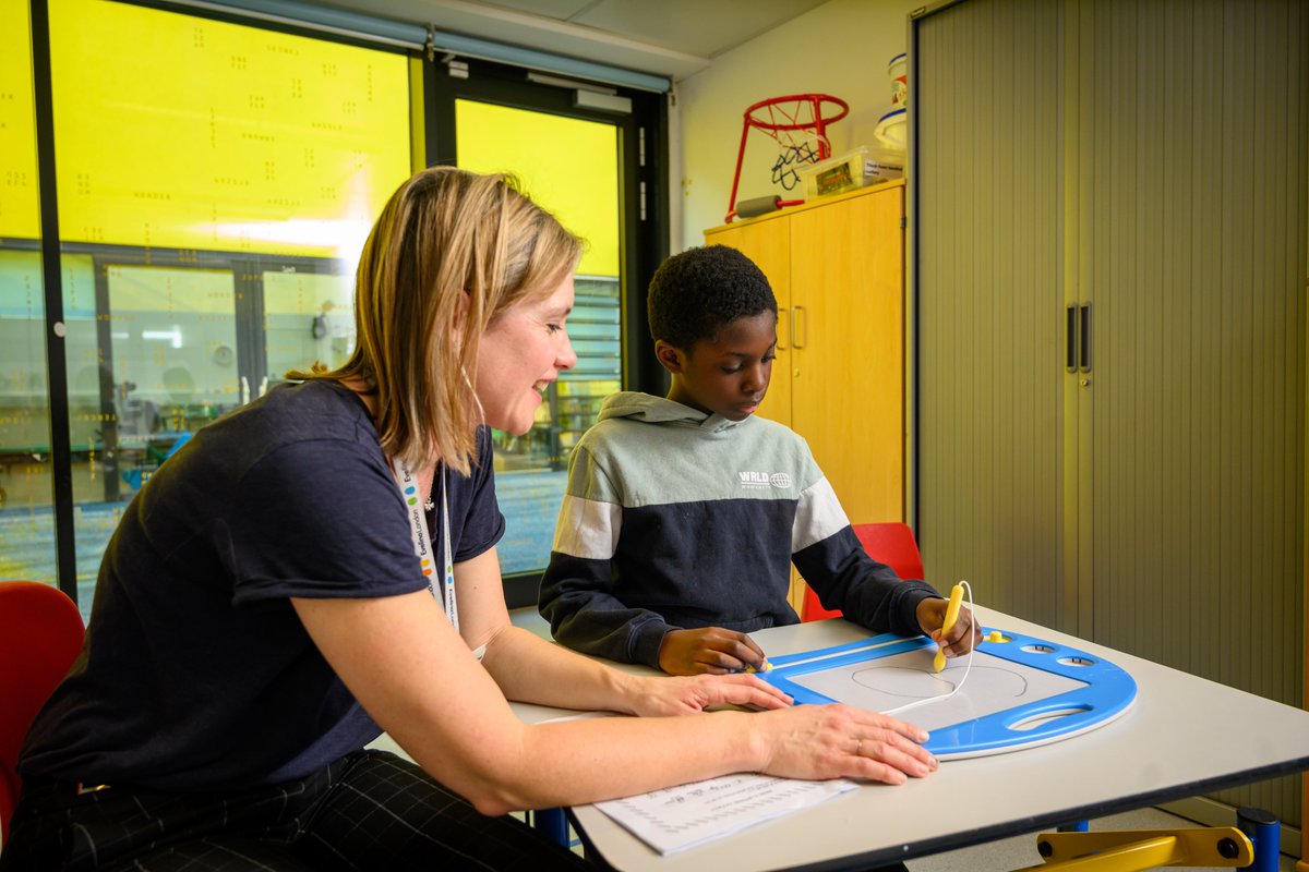 Evelina London tweet media