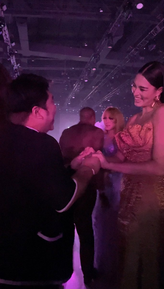 Big_pratcha's tweet photo. ได้คู่จับมือแล้ว El Salvador เจอกัน 🧡 แอน น่ารักมากมาย
#mut3023 ได้คู่จับมือแล้ว El Salvador เจอกัน 🧡 แอนน่ารักมาก
#mut3023 #missuniversethailand2023 #แอนชิลี #แอนชิลีสก๊อตเคมมิส https://t.co/UCUmGI8nSd