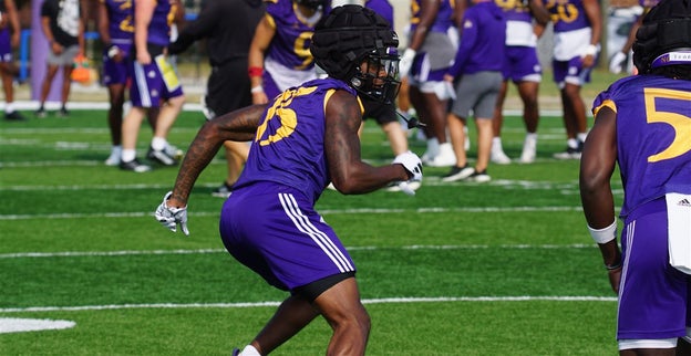 HTC247's tweet photo. ECU Countdown to Kickoff: No. 15

Alex Flinn: https://t.co/jqazQT3hEc

Jonathan Jones: https://t.co/EMuw3gwCoa https://t.co/30CgDiZ43g