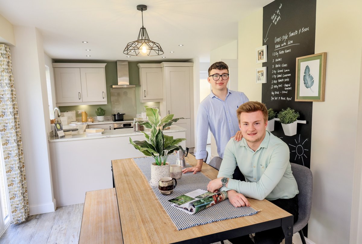 newdashhomes's tweet photo. Have you heard of #OwnNew? 🏡🔑

Jack and Jacob hadn't either. 

Their mortgage broker introduced them to the scheme and they used it to buy their #FirstHome with a 5% mortgage  🙌
#FirstTimeBuyers https://t.co/DJdfatUSuB
