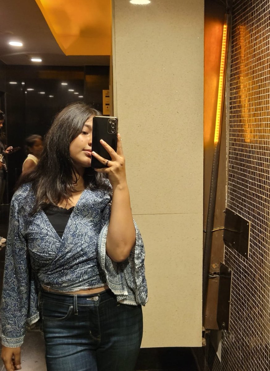 bollyhoe_'s tweet photo. zoobiii doobiii 🍷 https://t.co/7PeMHB4ONJ