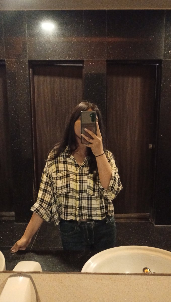 bollyhoe_'s tweet photo. zoobiii doobiii 🍷 https://t.co/7PeMHB4ONJ