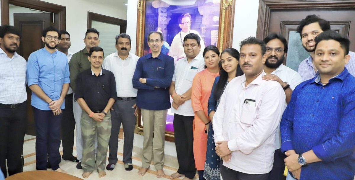 AUThackeray's tweet photo. Yuva Sena’s Candidates for the Mumbai University senate elections with Uddhav Thackeray saheb today, after filling in nominations.

The nominations have been accepted but the Mindhe-BJP is scared to hold the senate elections. https://t.co/CBGROuLrRW