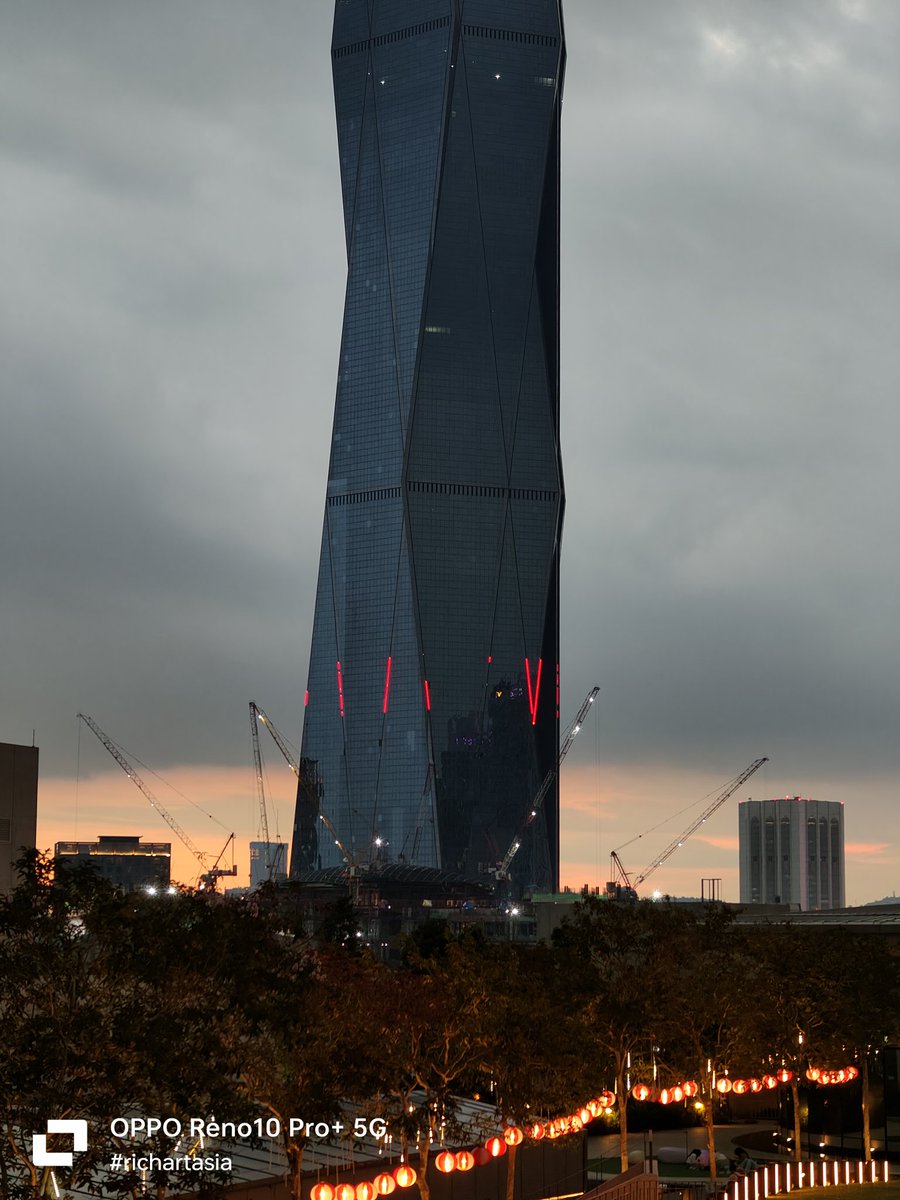 richartasia's tweet photo. Merdeka 118 tower shot with the OPPO Reno10 Pro+ 5G #OPPO66PotretMalaysia #ThePortraitExpert #TeamPortraitExpert https://t.co/NuL11r9C8g