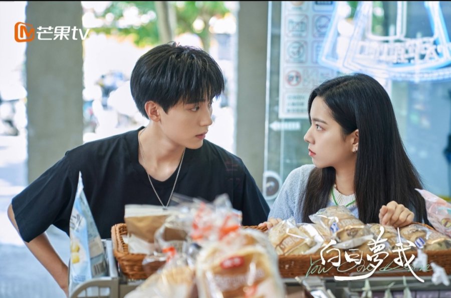 meiviellee's tweet photo. AWALNYA SALAH PAHAM 😡, SEKARANG MALAH PALING PERHATIAN🥰.

Buat kalian penat dg pekerjaan dan butuh tontonan drama ringan. Harus coba nonton #YouAreDesire #Cdrama #ChineseDrama

Yup drama ini genre Romance, Youth dibintangi #ZhouYiran dan #SabrinaZhuang https://t.co/OSiWoQdTf6