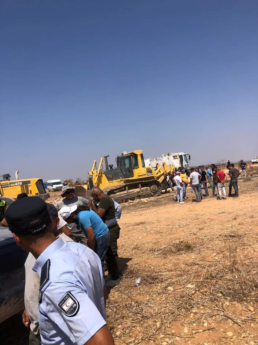 etmesi ve bu amaçla, BM’nin sözde Barış Gücü askerleri tarafından fiziki olarak engellenmeye kalkışılmasını şiddetle kınıyor ve kararlılıkla takbih ediyoruz.!!!
Kıbrıs Türk Halkı ve KKTC uluslararası antlaşmalar yanında TARİH VE COĞRAFYA’dan kaynaklanan bu en temel haklarını+