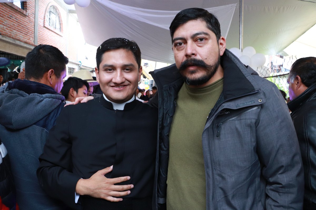 JorgeMorales_Al's tweet photo. 🙌🏻Que bendición y que orgullo tener actualmente a 9 servidores de la iglesia, originarios de Santa Ana #Xalmimilulco, junta auxiliar de #Huejotzingo.⛪️
👏🏻Felicidades Pbro. Juan Armando Méndez Sosa https://t.co/SknVqXJGNv