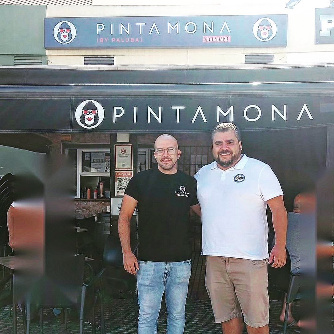 Nuevo Patrocinio esta vez #apintamonasur Jerez, lo puedes encontrar en la avenida Puertas del Sur bloque 7 , Jerez #uniondeveteranosxerezanoscf #uvxcf #unionistas