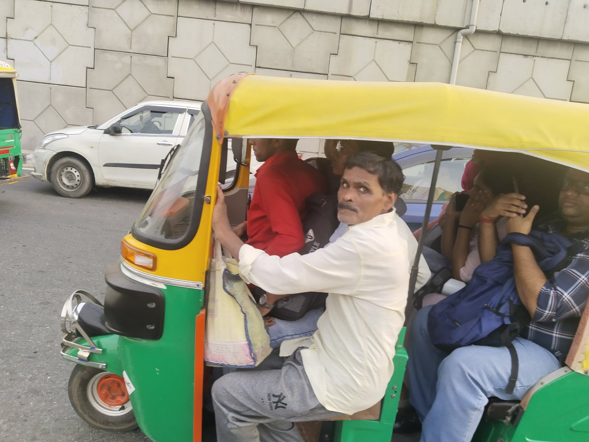 vihu1809's tweet photo. यह हाल है गाजियाबाद में ड्राइविंग सीट पर 5 लोग...@uptrafficpolice कृपया संज्ञान लें https://t.co/DbbSRAMkhZ