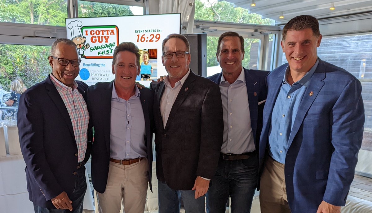 ChicagoRPFPC's tweet image. The RPFPC and NFLPA Chicago Chapter was in attendance at last night's annual "I Gotta Guy Sausage Festival" benefitting the Schaaf-Yang Syndrome Research and the @fpwr. Our guys were guests of longtime RPFPC supporters, Morley &amp;amp; Ruby Rushford. #RPFPC #NFLPAChicago #Brotherhood