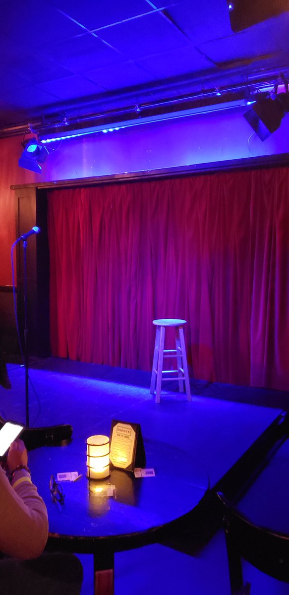TiggyMaximus73's tweet photo. #thursdaynightcomedy #standupcomedy #jiaoyingsummersandfriends #mmaroasted #hollywoodimprov
Got 2 c headliner @JiaoyingSummers  @hollywoodimprov with hosts ai Yoshihara+ evan sanford with featured comics @MMARoasted Adam Hunter + crystal marie+more!

Fun amazing show top 2 bottom https://t.co/dzMeBH3189
