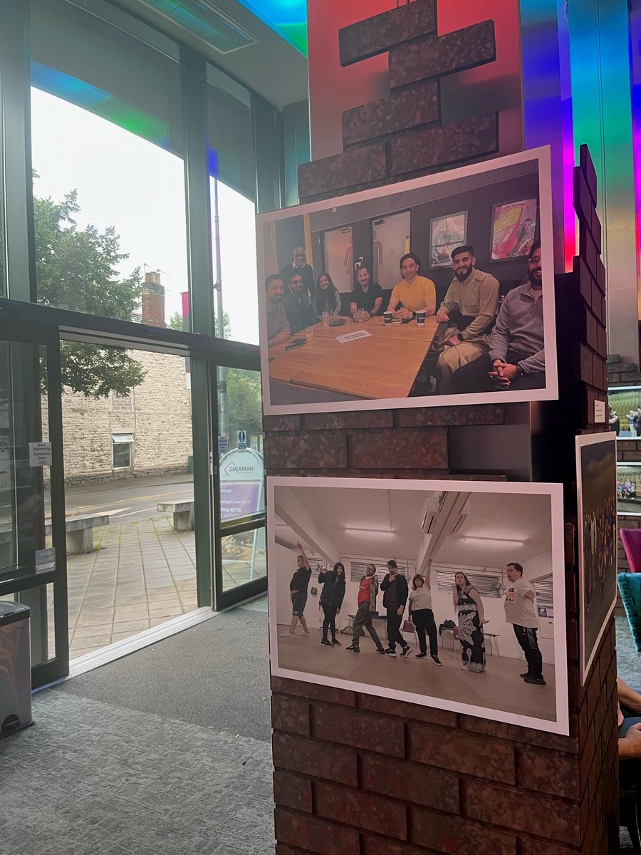 ShermanTheatre's tweet photo. Hoffwn ddweud diolch enfawr i bawb a wnaeth dod i ein Diwrnod Dathlu Cymunedol, boed i chi yn cynnal gweithdy, ar stondin, neu yn ymuno mewn ar yr hwyl.
Roedd e'n wych i weld ein cyntedd mor brysur, rydym yn gobeithio bod pawb wedi cael diwrnod da.
#LoveCardiff https://t.co/uPATMu3QGy