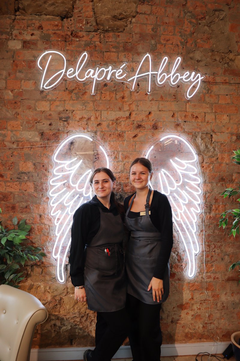 The Orangery café is looking picture perfect with a new wall of art showcasing talented local artists and these angelic wings. 

Tag us in your photos next time you visit! 👼