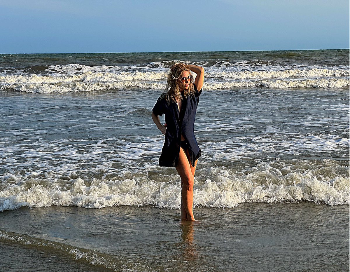 South Carolina has beautiful beaches! We created our self care line Hines+Young w/o single use plastics to keep our oceans & waterways clean. hyselfcare.com We've joined with @waterkeeperalliance to fight for clean, healthy & abundant water for all people and the planet!