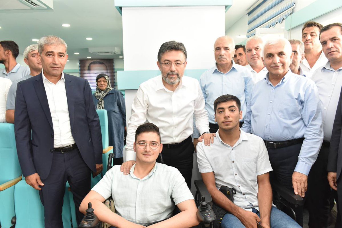 ibrahimyumakli's tweet photo. AK Parti Siirt İl Başkanlığı’mızda dava arkadaşlarımızla📸 https://t.co/fzNXC5DFUc