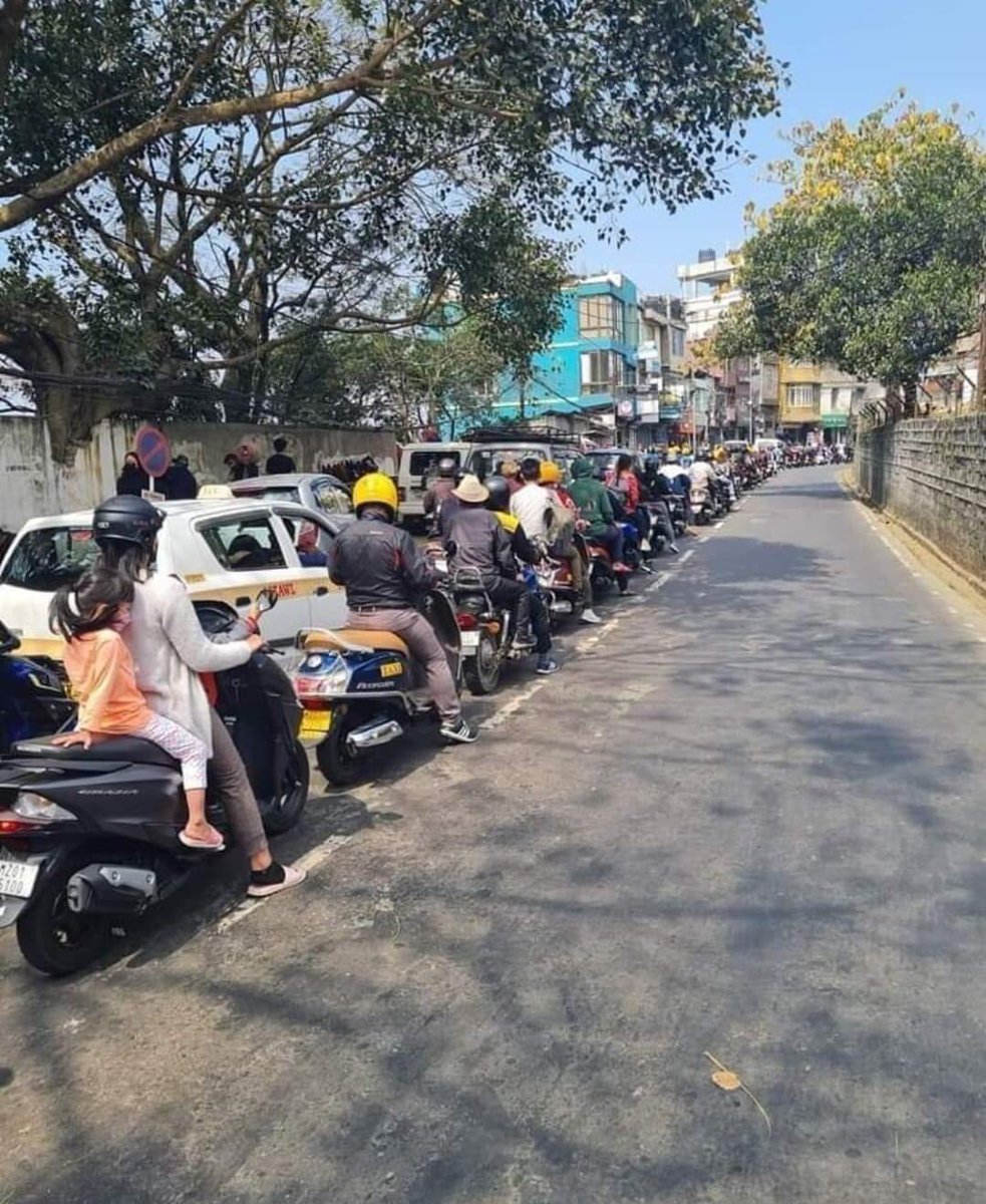 Lane discipline is key to solve traffic congestion, this is Imphal, Mizoram if Every City adopts this approach, life will be easier for everyone #Hyderabad #Traffic #HyderabadTraffic @CPHydCity @CYBTRAFFIC @HYDTP @HiHyderabad @HydForum @HydYouDeserve