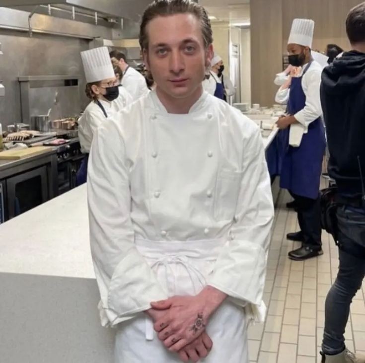 استخدمت شوية من ماية سلق المكرونة وانا بعمل الوايت صوص