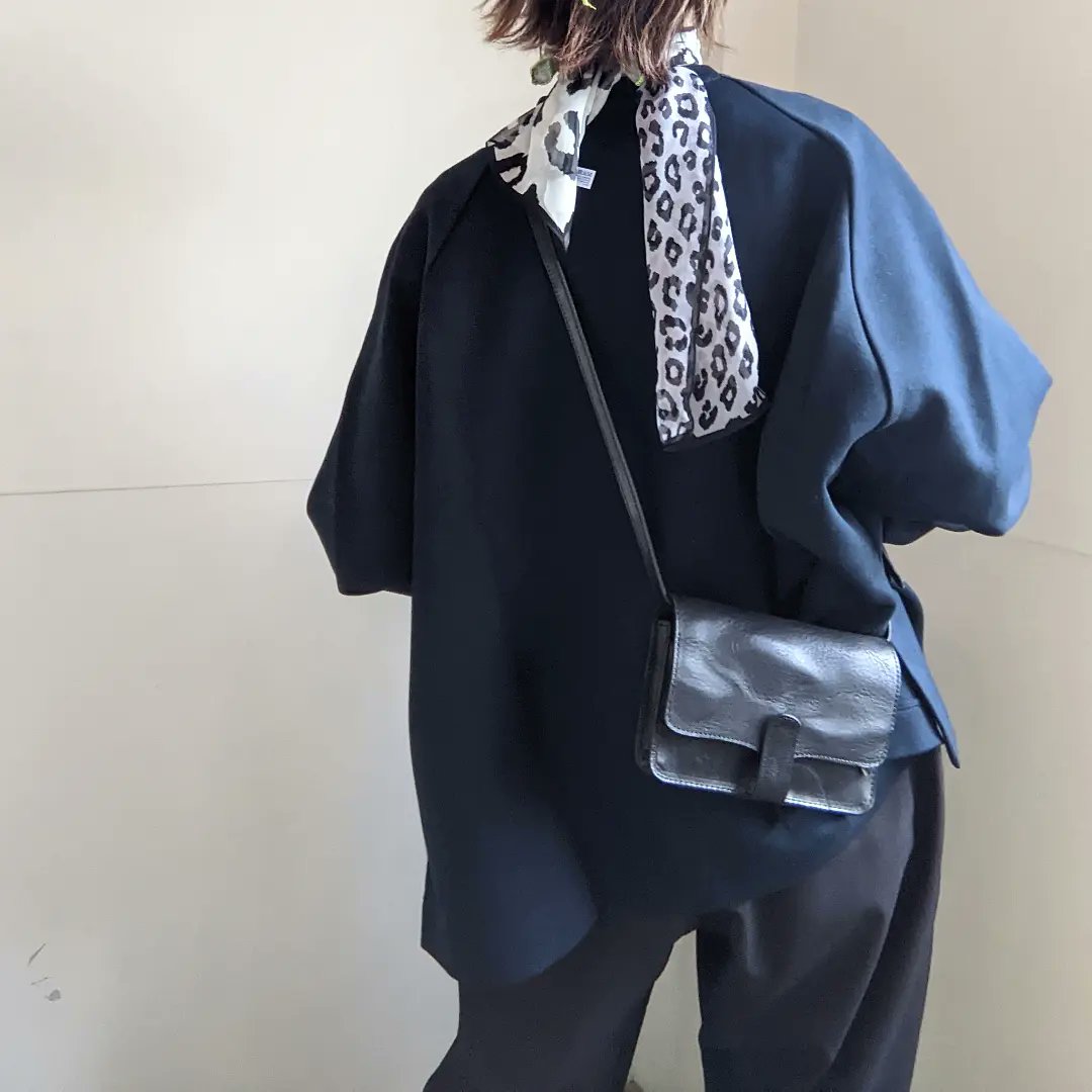 ume_201's tweet photo. 秋のコーディネートに
レザーポシェット。
シンプルなBLACKのポシェットは
本当に万能です。
一生物だと思います。
#saranam
福岡ブランド。
https://t.co/cSedVCBabu https://t.co/SqvgqaRYCL