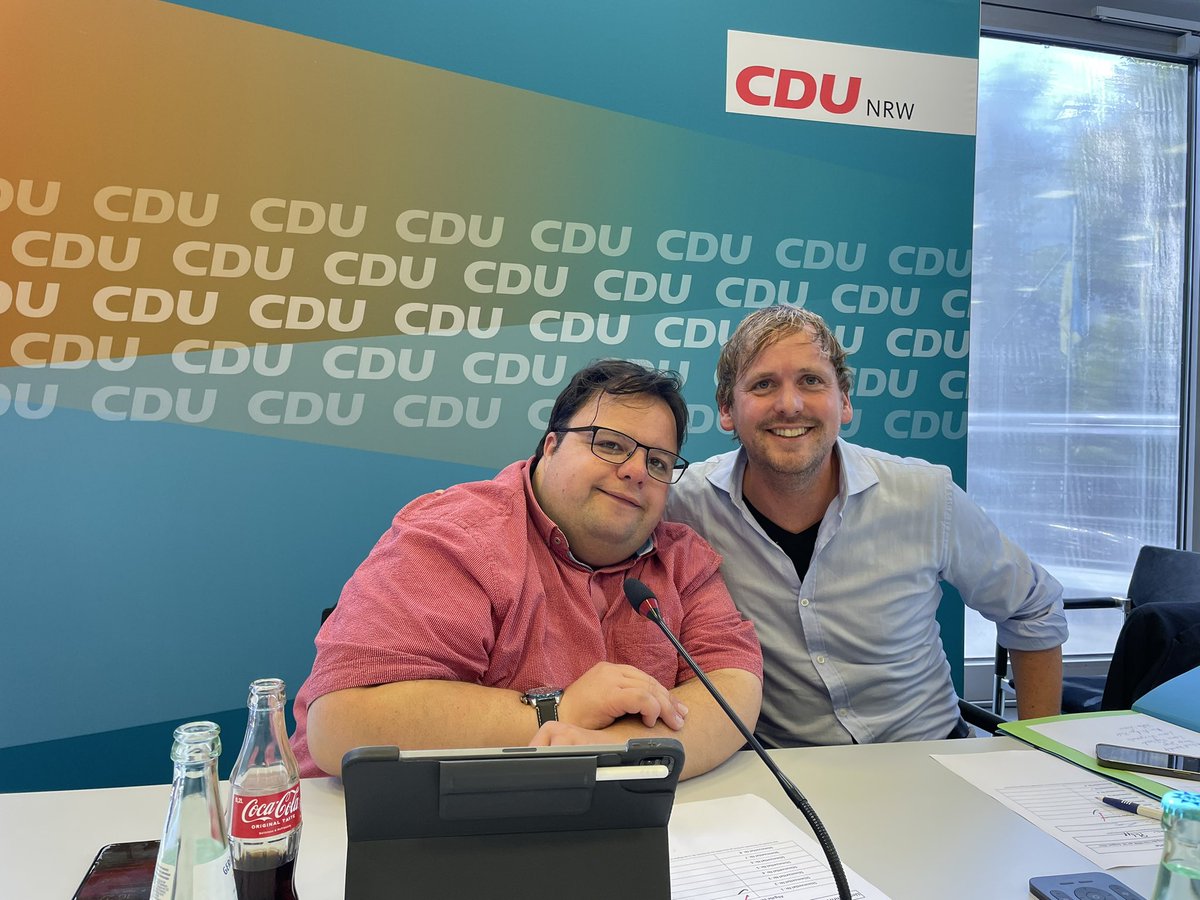 Herzlichen Glückwunsch lieber <a href="/Pohlmann_Phil/">Philipp Pohlmann</a> zur Wiederwahl als Landesvorsitzender der <a href="/lsu_nrw/">LSU LV NRW</a>! 🎉 Viel Erfolg für die Aufgaben! 🍀🏳️‍🌈 #cdu #vollständigvolkspartei #LGBTIQ