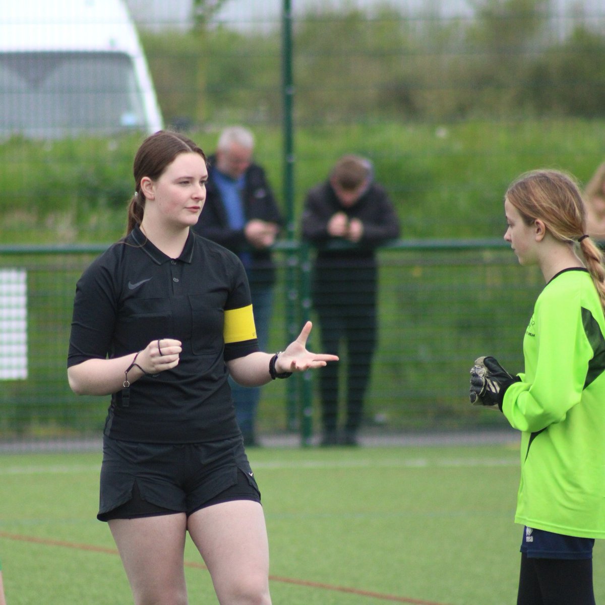 ⚽️ REFEREE COURSE ⚽️ Want to start your referee journey? Next FA Referees Course: 📅 7TH & 9TH SEPTEMBER Secure your space 👇 eventspace.thefa.com/.../basic_refe….. Complete online modules via ⬇️ rb.gy/nvjc4 rb.gy/9ww1d Any ❓'s, 💻 Isaac.Blakey@BedfordshireFA.com