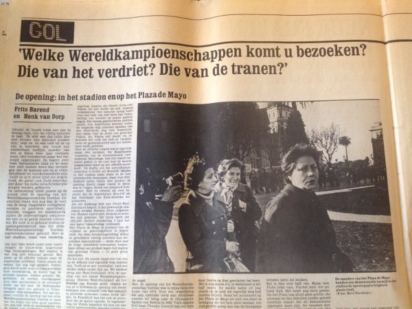Frits Barend en Henk van Dorp.
Het WK van de tranen.
Vrij Nederland 1978.

#WKvoetbal @vrij_nederland @fbarend #FritsBarend #HenkVanDorp #DwazeMoeders 

(🔒) vn.nl/het-wk-van-de-…