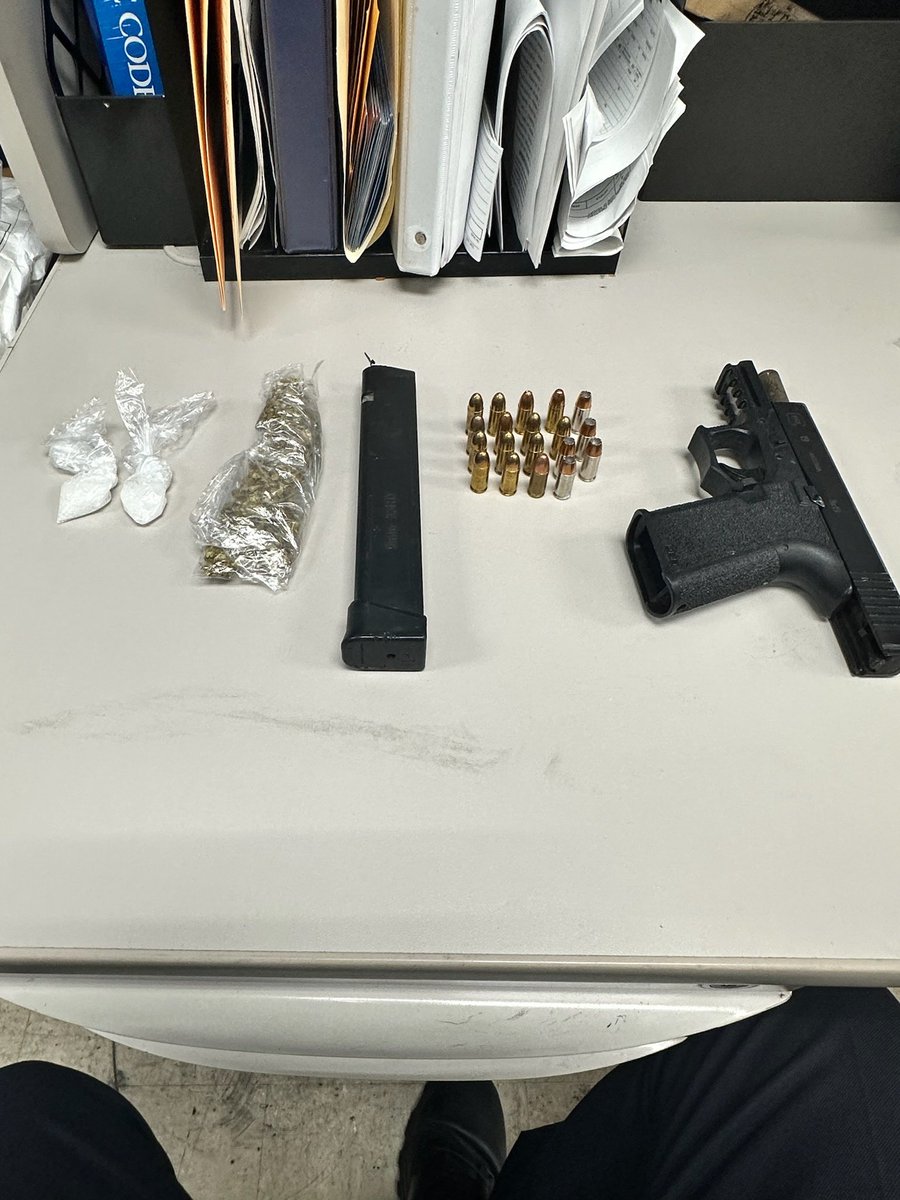 LAPD CMDR E. MORALES (@lapdcaptmorales) on Twitter photo LAST NIGHT CENTRAL RESET Ofcrs Valvaneda & Torres responded to Robbery Call at 6th/L.A. 1 in custody w/Gun & Narco.5th and Hill Gangmember
<a href="/LAPDChiefMoore/">Michel R. Moore</a>
<a href="/lapdmikeoreb/">Michael A. Oreb</a>
<a href="/LAPDCARRANZA/">Lillian L. Carranza🇺🇸</a> LAST NIGHT CENTRAL RESET Ofcrs Valvaneda & Torres responded to Robbery Call at 6th/L.A. 1 in custody w/Gun & Narco.5th and Hill Gangmember
<a href="/LAPDChiefMoore/">Michel R. Moore</a>
<a href="/lapdmikeoreb/">Michael A. Oreb</a>
<a href="/LAPDCARRANZA/">Lillian L. Carranza🇺🇸</a>