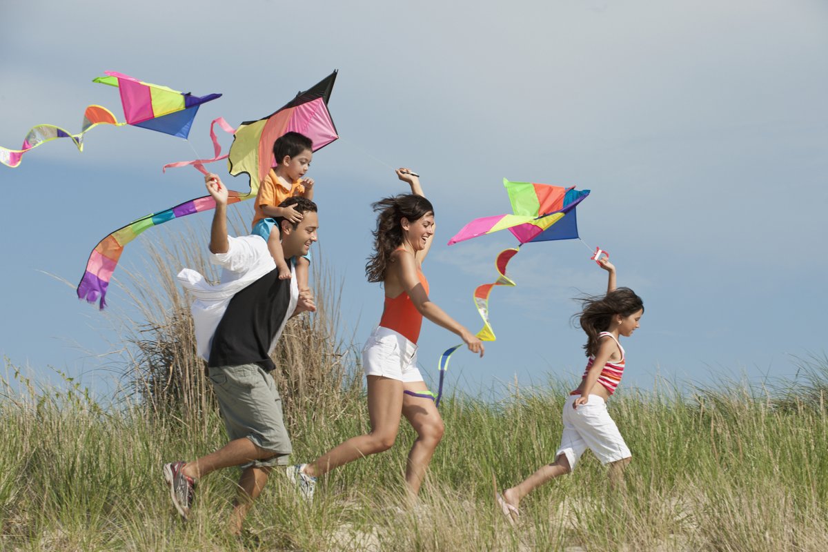 BlueShieldCA's tweet photo. #MoveMore during #FamilyFunMonth! Before #summer ends, take a break and play with your kids. #Exercise is one of the best things you can do for your #health. Learn more at https://t.co/bUQEGRrR53
#Wellvolution #PlayingWithKids #FamilyFun #FamilyFunday https://t.co/YpK1oG5ztU
