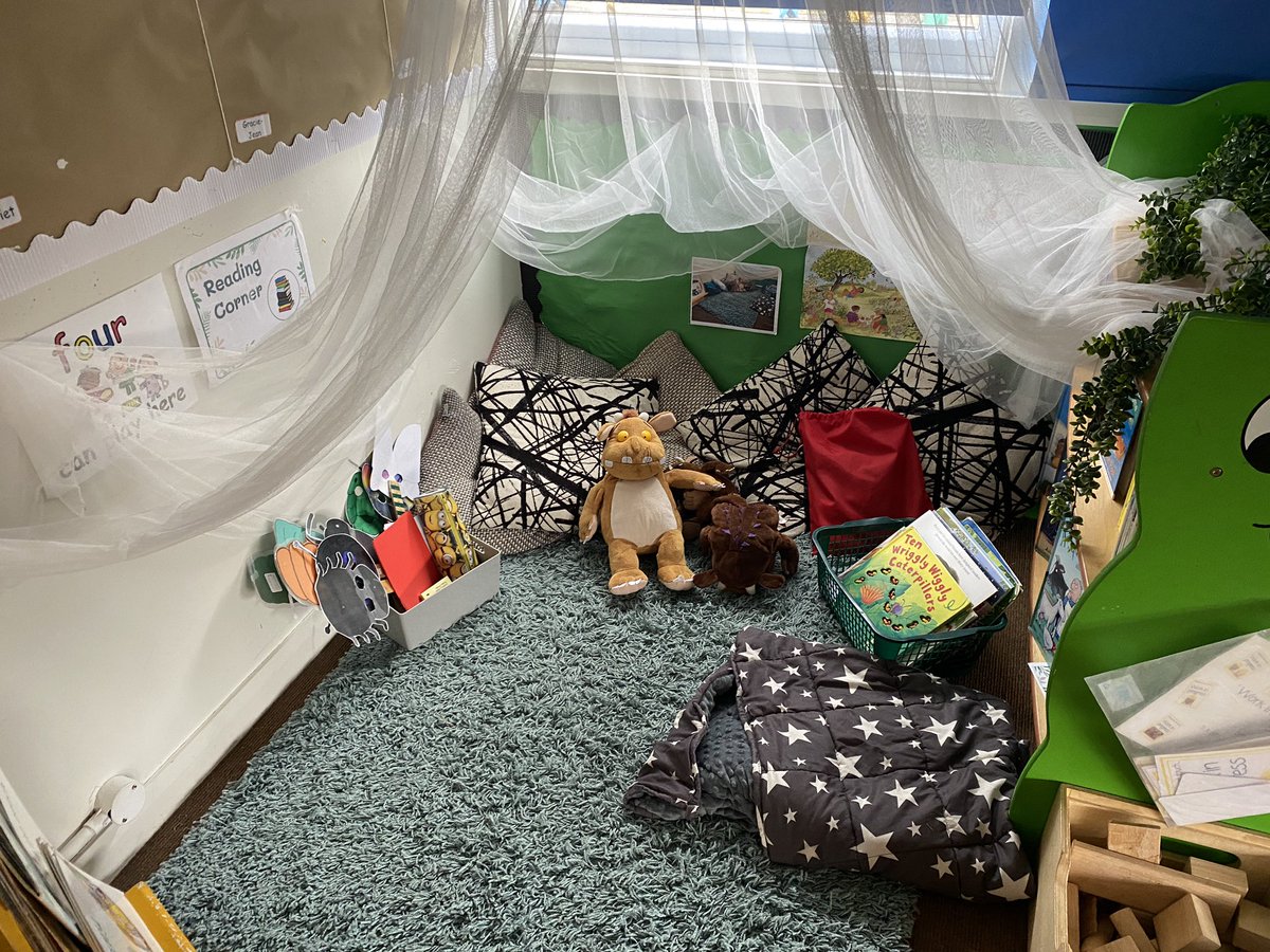 MrsShearer4's tweet photo. Mrs Shearer is looking forward to welcoming the new Primary 1 children on Monday. 😁 The toys are also waiting patiently to meet them! #firstdayofschool #newterm @StMarksIrvine @st_marks_eyc ❤️💛❤️ https://t.co/bOjD24eLQB