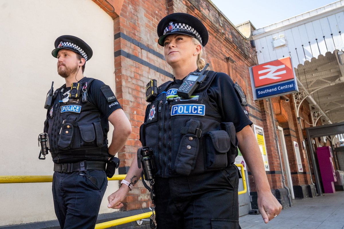 EssexPoliceUK's tweet photo. If you’re heading to #Southend this weekend, you will see our officers on patrol to keep you safe.

Anyone coming to the city to cause trouble can expect to have the strongest possible action taken against them.

#ProtectingAndServingEssex https://t.co/aQXMSdi9E0