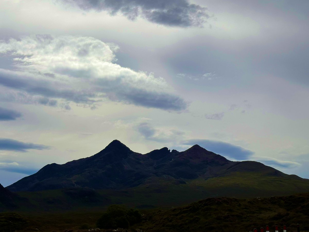 Macinnesplant's tweet photo. Cuillins, Sligachan, Isle of Skye #Scotland  @angie_weather @StormHour @ThePhotoHour @VisitScotland https://t.co/20ZbuKIare