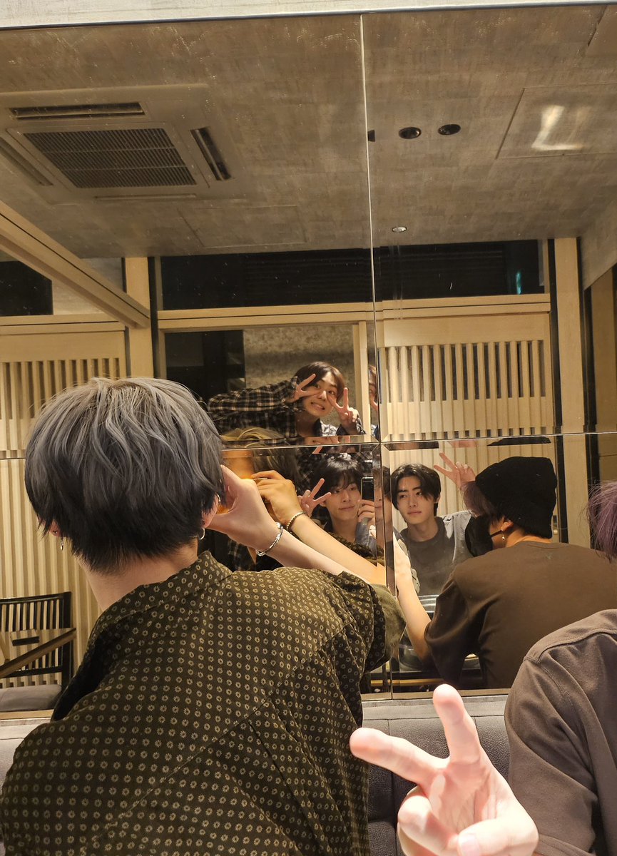 AsiaEnhypen's tweet photo. WVRS | 230819

#JAKE 🌟 wrote a post:

🤩

#제이크 #ENHYPEN #엔하이픈 @ENHYPEN_members @ENHYPEN https://t.co/C0Sn0Il6xY