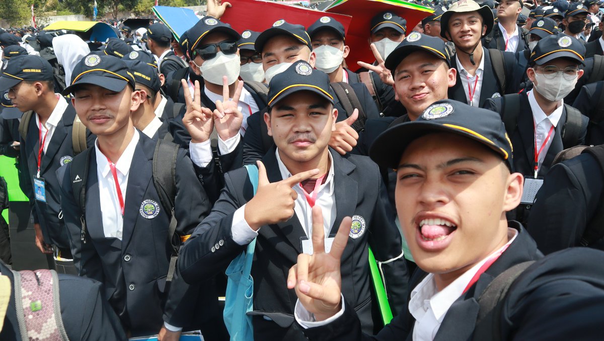 MuhammadEvansy2's tweet photo. pkkmb um 
#Day2PKKMBUM2023 #PKKMBUM2023 #MabaUM2023
#RestorasiAsa
#BEMUM2023 #UMtheOnlyOne #SahabatMahasiswa #LaskarDewantaraMuda #universitasnegerimalang #NalendraMudhaReksabhuana #DirgahayuRepublikIndonesiaku https://t.co/QlS0IyRekR