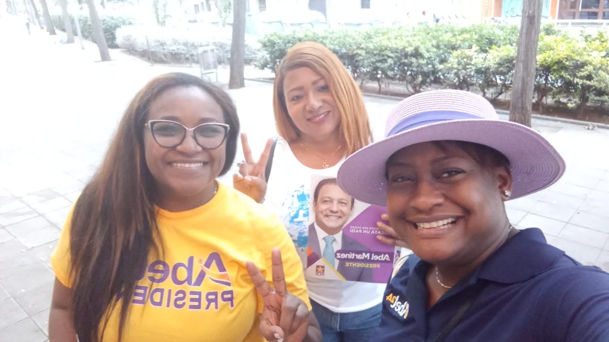 AnaVidalRD's tweet photo. Activos en Zaragoza, España. 
#ConAbelYAnaEuropaSeGana 
⁦@DaniloMedina⁩ ⁦⁦@AbelMartinezD⁩ ⁦@AlexisLantigua⁩ ⁦ https://t.co/mupxk5rbMm