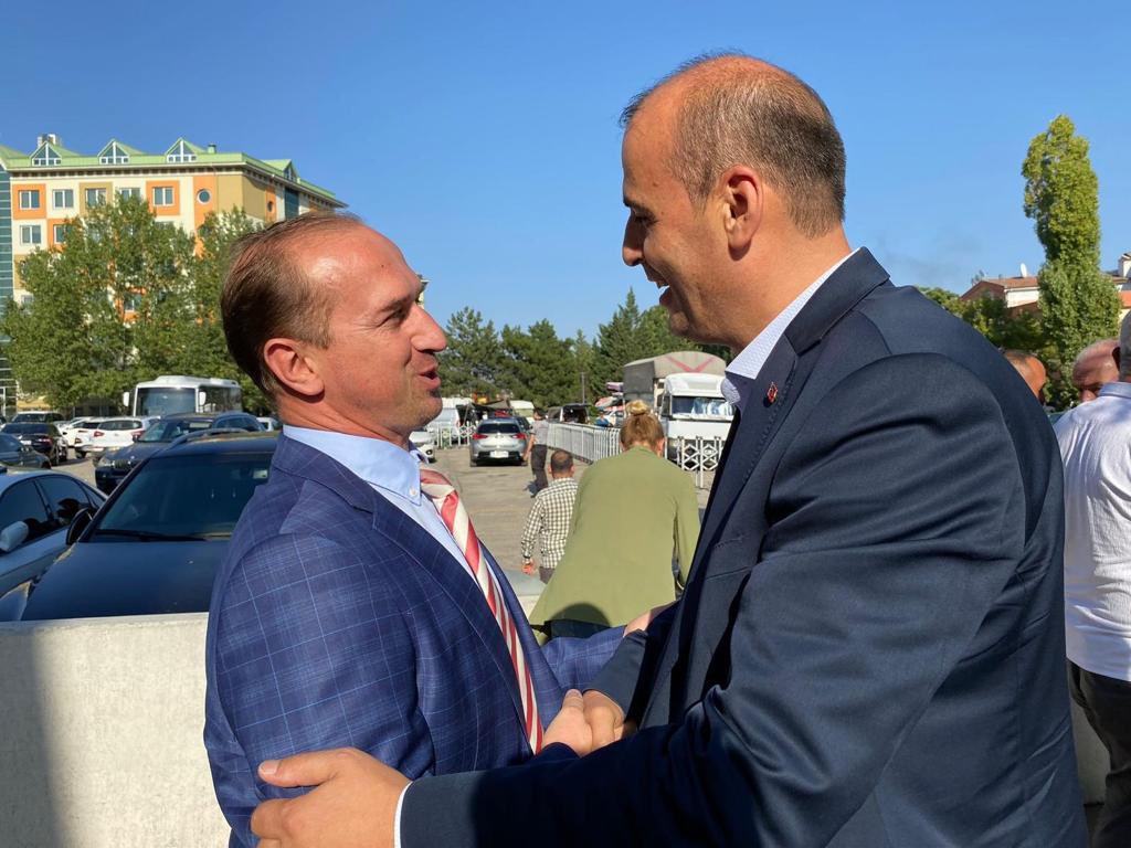 Fatih__Bildik's tweet photo. Ankaralılar Derneği Başkanı Sn. Hilmi Yaman ‘ın ev sahipliğinde gerçekleştirilen;

‘Ankaralılar Derneği Geleneksel Aşure Günü’ programına yönetim kurulu üyelerimiz ile katılarak ilçe sakinlerimize #Aşure ikram ettik.

#KalbimizAltındağ 

@akaltindag https://t.co/zecfr1tzob