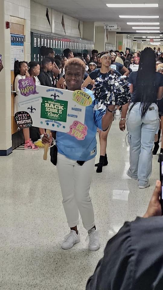 MiddleCedar's tweet photo. We Got the Spirit!! Yeah, Yeah!!! Our first pep parade event of the new SY!! We are ready to take on Tucker Middle School tomorrow. @Cgms_DCSD @DeKalbSchools @tpatchison https://t.co/zH0MgAj38k