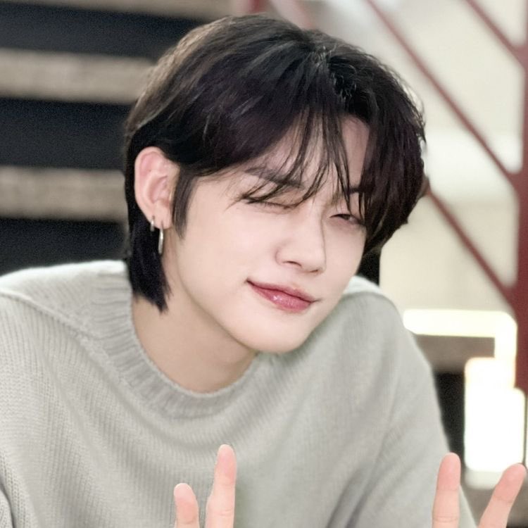 wonjjunie's tweet photo. say you love me say you love me 세계의 끝까지 🤍

#YEONJUN #HUENINGKAI #BlackMoaSelcaDay #BMSD #BlackMoaMagic #BlackMoaBase @TXT_members @TXT_bighit https://t.co/TvHHzWCL1A