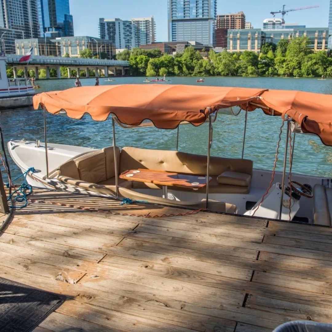 Capital Cruises tweet media