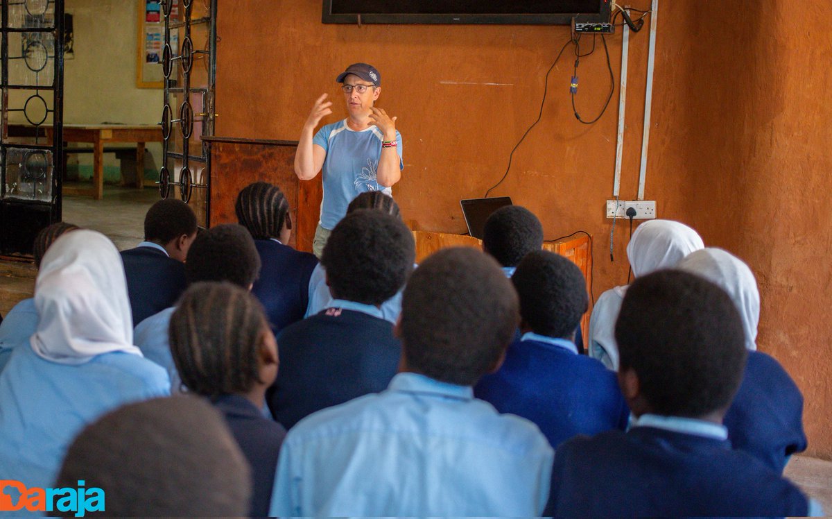 Daraja means Bridge!

PA-MOJA believes that students in Kenya and North America can #learn a great deal from each other through an online cross-curricular website. Sister school students guide their own learning and that of their #peers

#DarajaGirls #GirlsEducation #GirlPower