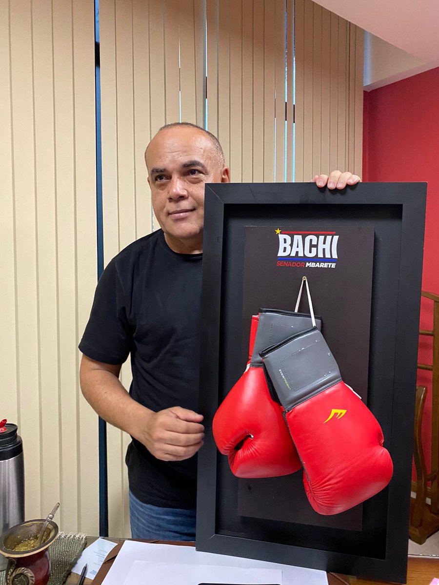 bachinunezpy's tweet photo. Gracias por este regalo del Ejecutivo, firmes para la lucha #SenadorMbarete 🥊🇵🇾🚩 https://t.co/CmFlwjjMmc
