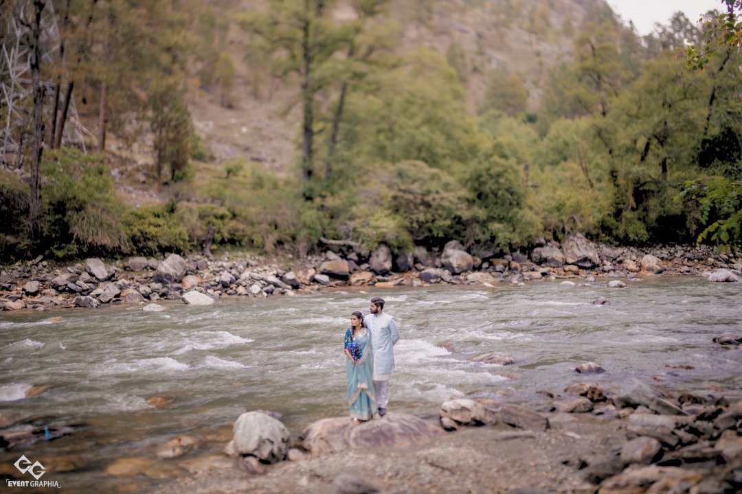 eventgraphia's tweet photo. They found the perfect backdrop for writing the next chapter of their love story ✨❤️
#TwitterX #kasol #engagement #weddingphotography #himachal #Lovestory #beautiful #couple https://t.co/ytSCGjxXr9