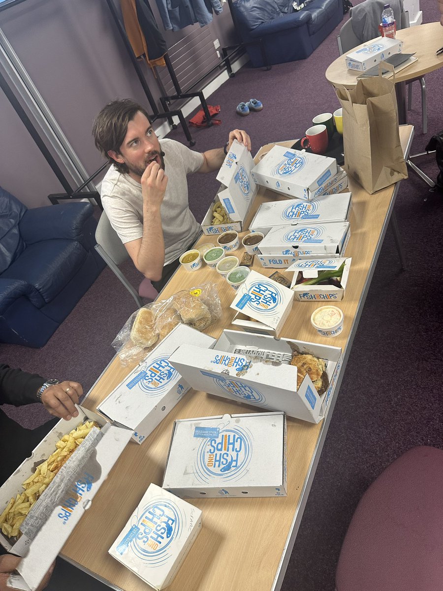 LloydGriffith's tweet photo. And big up @SteelsRest for delivering the goods to power us through two shows last night. Best fish and chip shop in the world, there’s no debate #IAmTheComplimentaryBreadAndButter https://t.co/kTH1ijvF4k