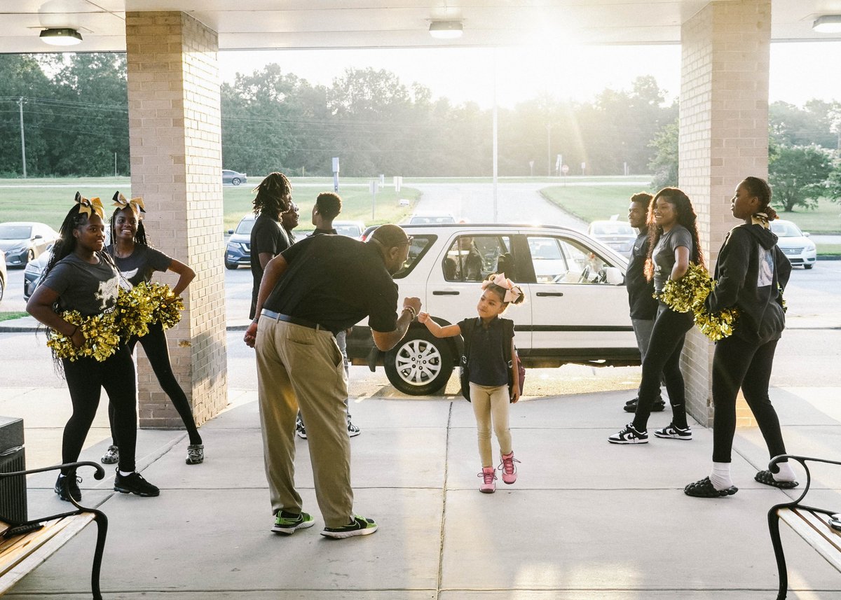 FESstingrays's tweet image. A special thanks to the Griffin Football Team and Cheerleaders for kicking off Fist Bump Friday at FES!  It made our students' day!