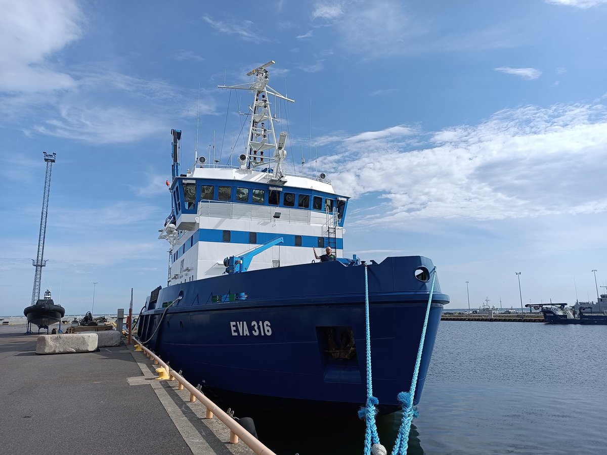ArcticSgd's tweet photo. Getting ready for next expedition to Gulf of Finland.  Beata Szymczycha and Przemysław Makuch
#EEANorwayGrants #ncn #sgd #ArcticSGD #IOPAN #arctic #submarinegroundwaterdischarge #todaywehave https://t.co/4j7uqIncnc