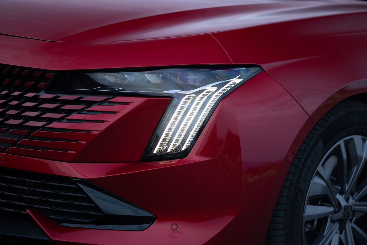 Tame the road from the wheel of the new #Peugeot508SW #PlugInHybrid