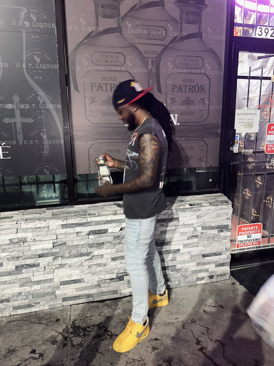 ChiefReikSosa's tweet photo. soon as they run out , im jus gone pop out &amp; go bigger 💧✨#LardoCartel https://t.co/oP3fJFczyh