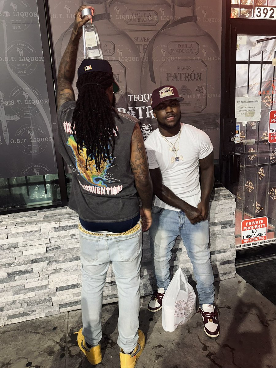 ChiefReikSosa's tweet photo. soon as they run out , im jus gone pop out &amp; go bigger 💧✨#LardoCartel https://t.co/oP3fJFczyh